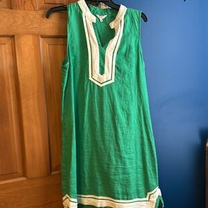 2 dresses one size 12 and black/white size 10p